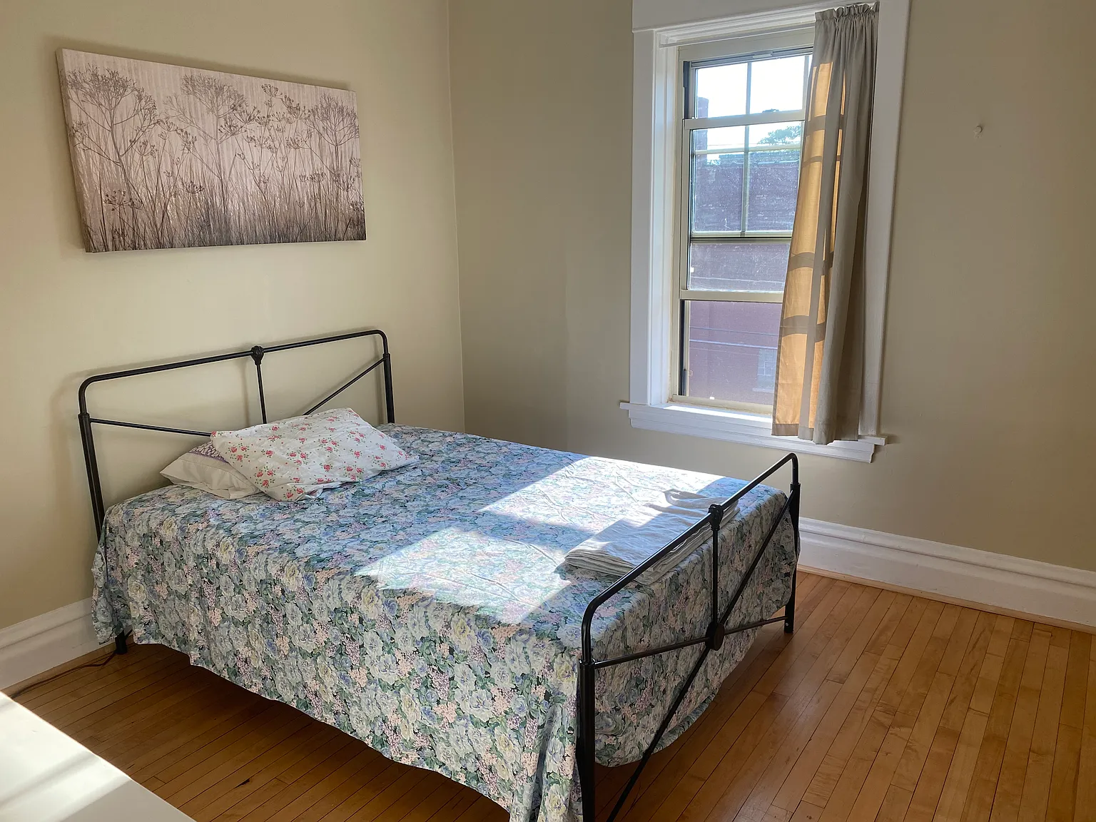3 bed, 1200 sqft, $900 — Photo 2