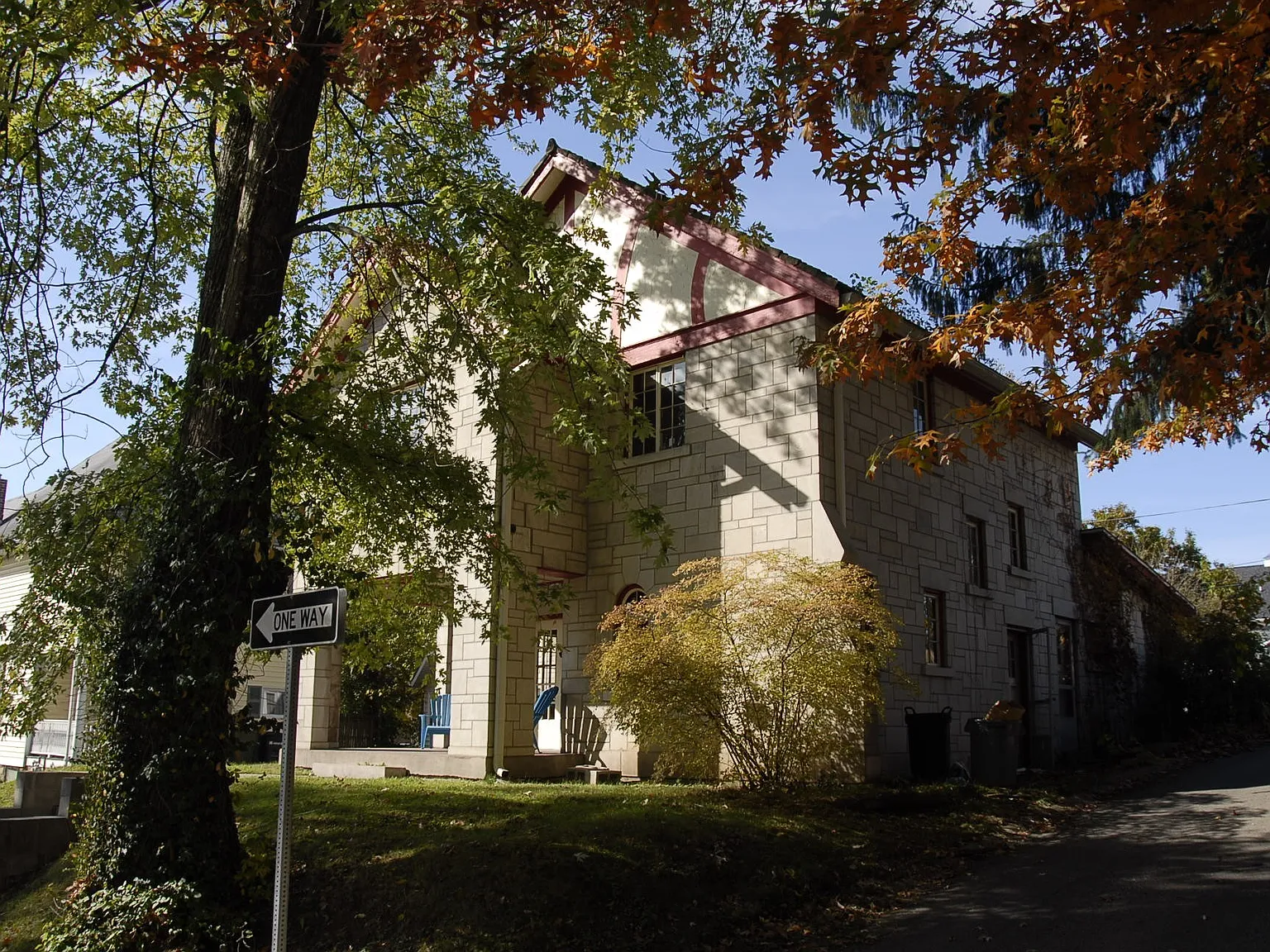 5 bed, 1768 sqft, $5,000 — Photo 2