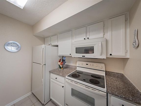 4th image of 12550 Whittington Dr #9/901