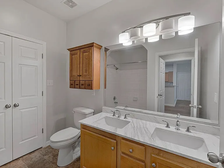 320 Riverbend Dr #3C — Photo 13