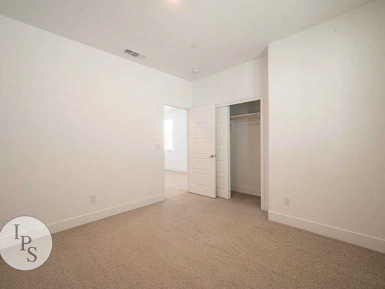 2830 E Tamarind Dr — Photo 19