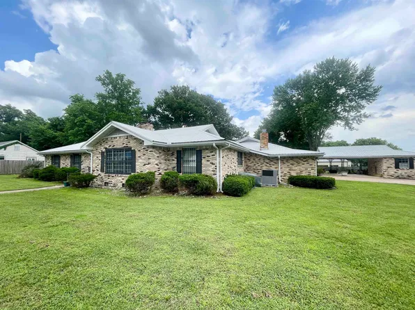 111 N Oak St, Salem, AR 72576