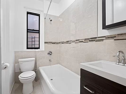 5th image of 446 Kingston Ave APT B8