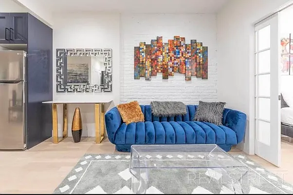 Rented by Real Street Inc | media 2