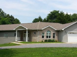 9208 Day Rd, Carbondale, IL 62959