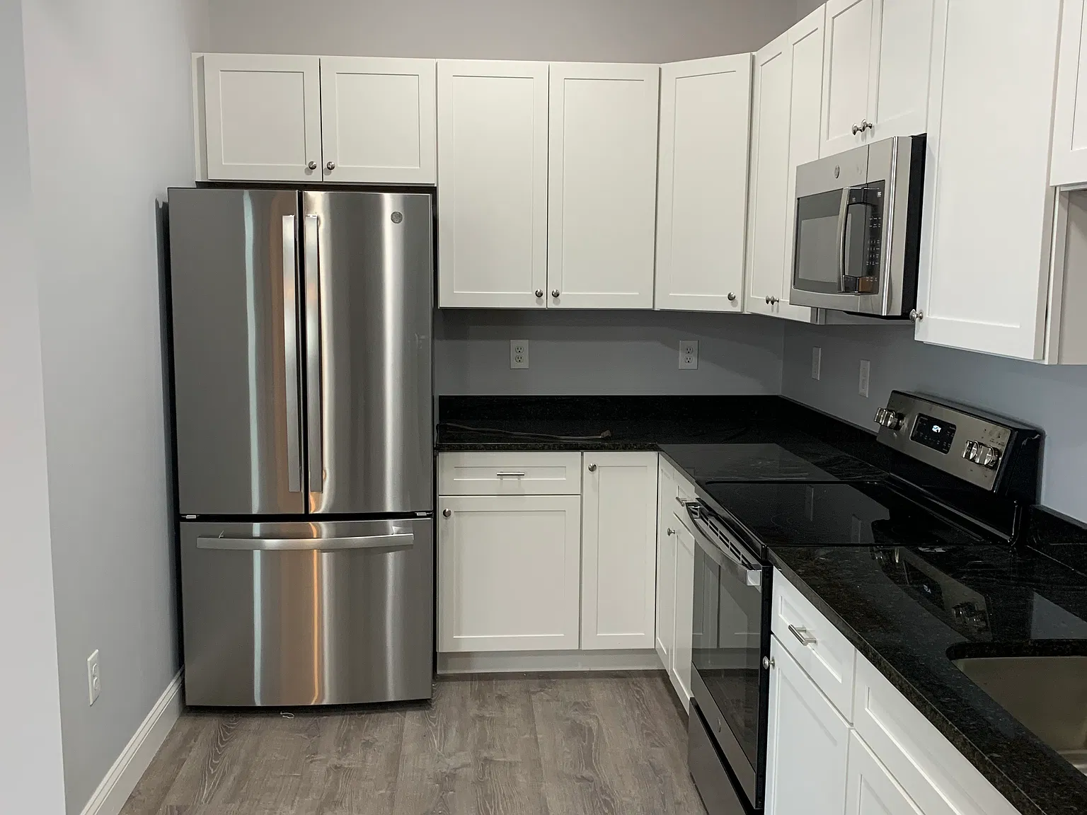 2 bed, 844 sqft, $2,600 — Photo 3
