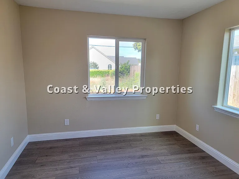 49 Villa St — Photo 6