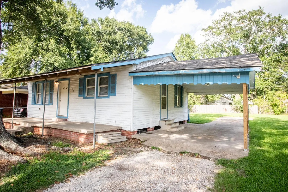 Unit Photo - 106 Doc Duhon St