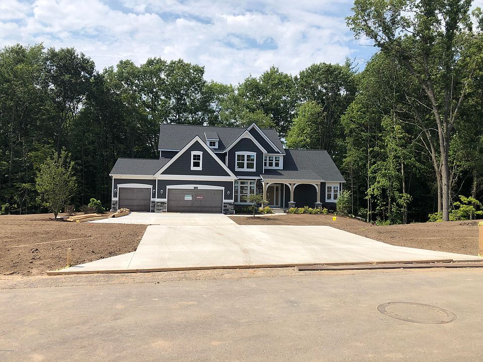 2nd image of 9300 Sunset Ridge Dr NE