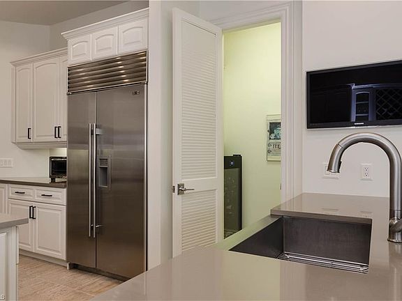 4th image of 4655 Oak Leaf Dr