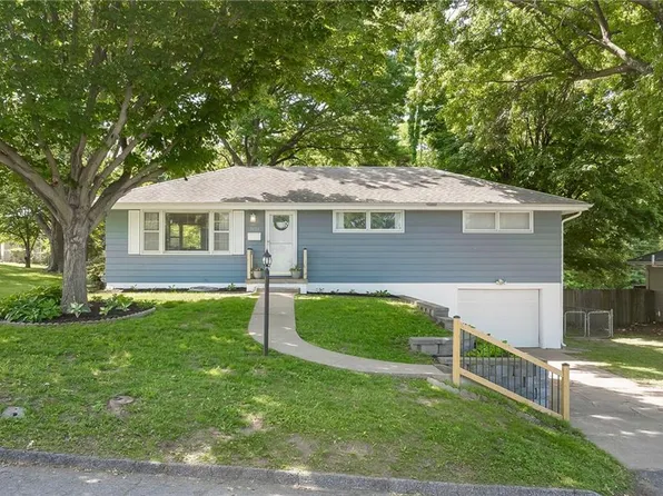 3620 Jackson St, Saint Joseph, MO 64507