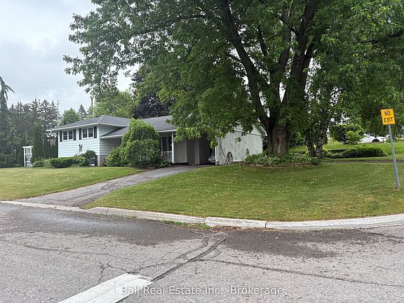 4th image of 220 Ireton St