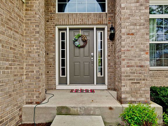 3rd image of 4006 Stratford Ln