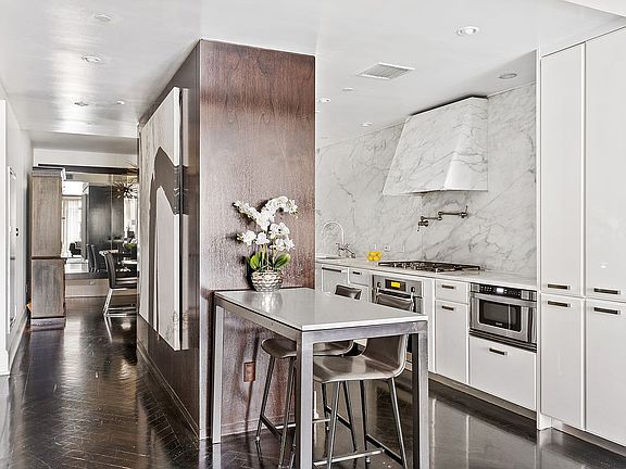 5th image of 305 E 85th St #4A