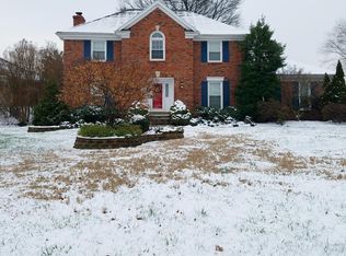 8221 Brookhollow Ct, Louisville, KY 40220