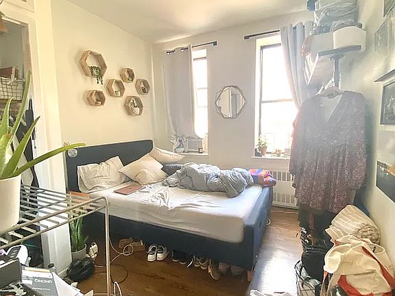 4th image of 1229 1st Ave APT 15