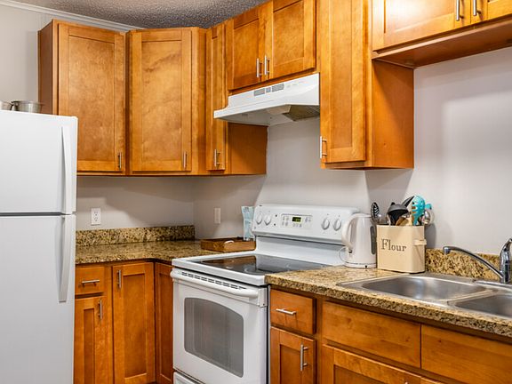 2nd image of 322 Conradi St #4A