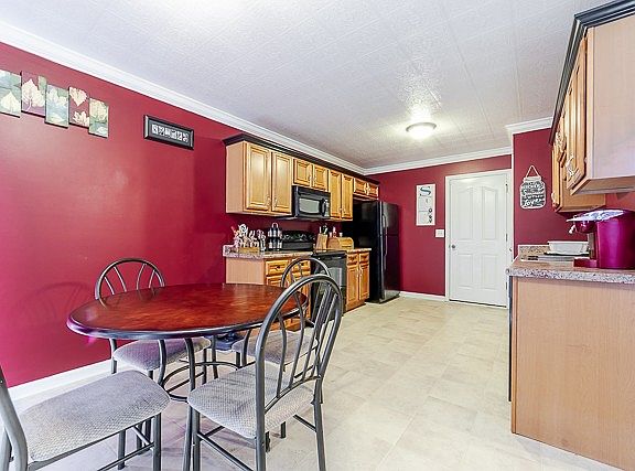 5th image of 402 Athena Dr