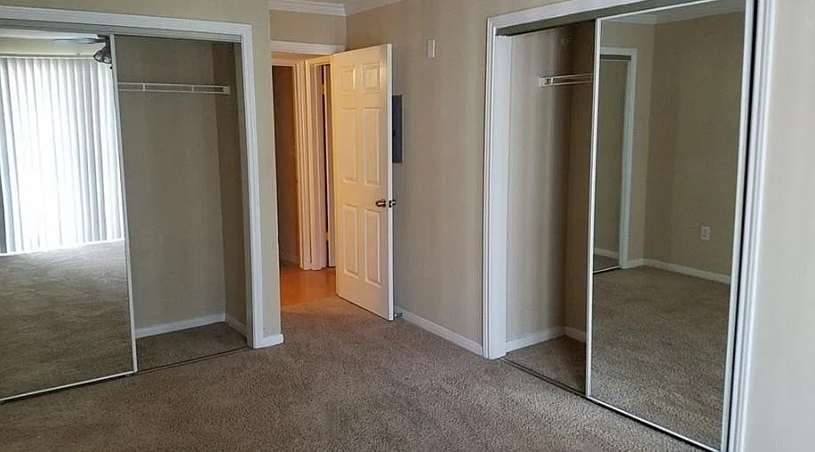 3 bed, 2.0 bath, 1122 sqft, $2,850 — Photo 3