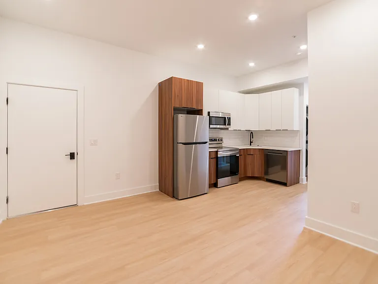4408 Lancaster Ave — Photo 21