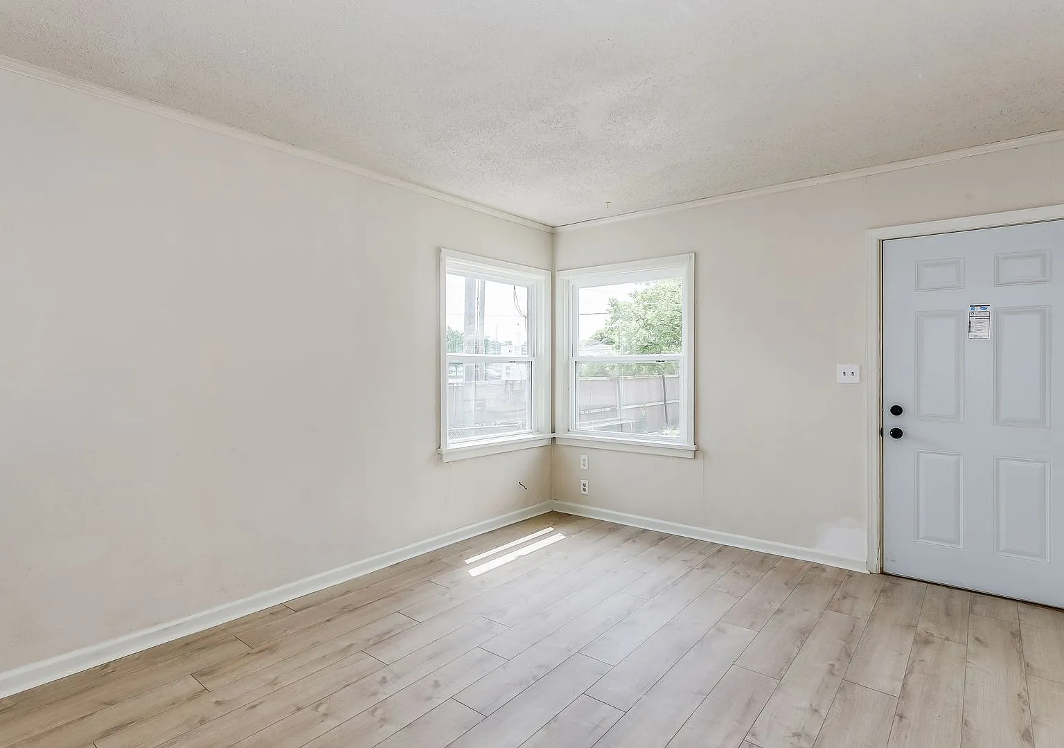 1809 N Market St — Photo 4