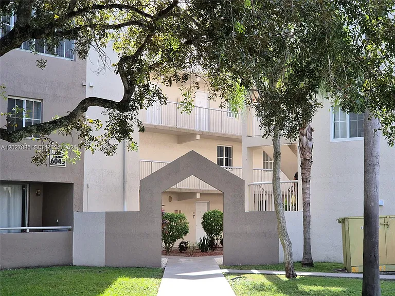 6045 NW 186th St #308 — Photo 9