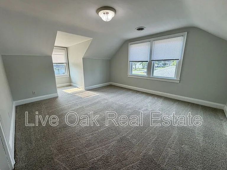 1319 Myrtle Ave #B — Photo 9