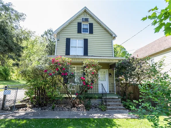 1213 McCormick Ave, Connellsville, PA 15425