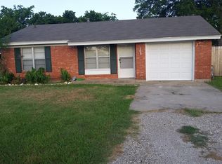 105 S 6th St, Sanger, TX 76266