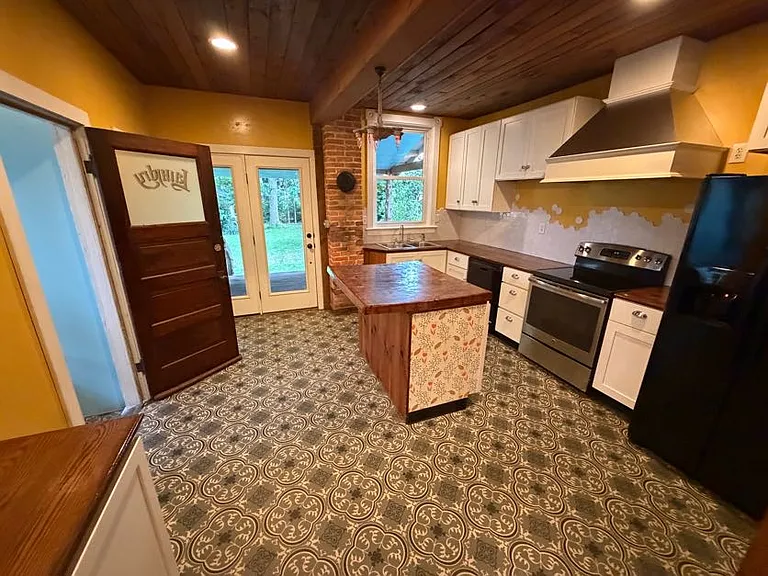 611 Randolph Ave — Photo 13