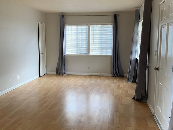 3rd image of 6655 Whitsett Ave