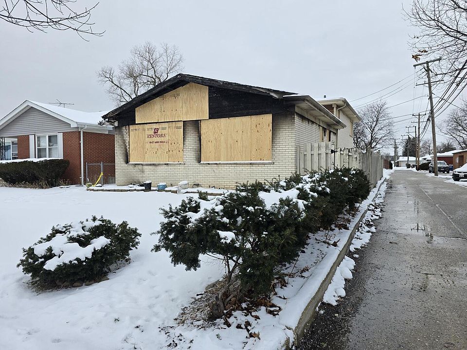 2nd image of 7542 Kostner Ave