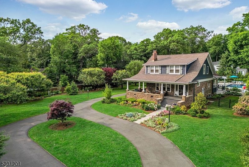 284 Wyckoff Ave Wyckoff Nj 07481 Zillow
