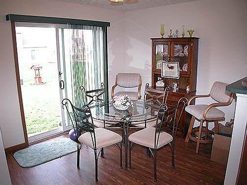 7244 Sweet Meadow Dining