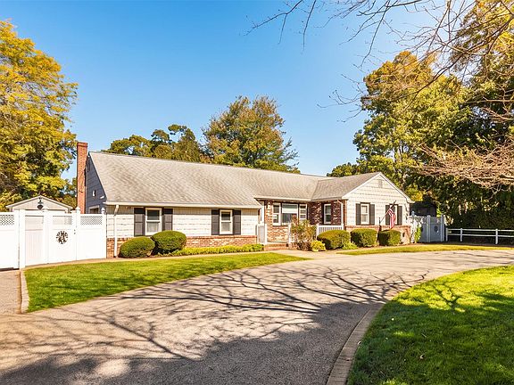 4th image of 85 Robinson Avenue