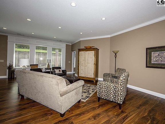 3rd image of 2906 Sand Hills Ct