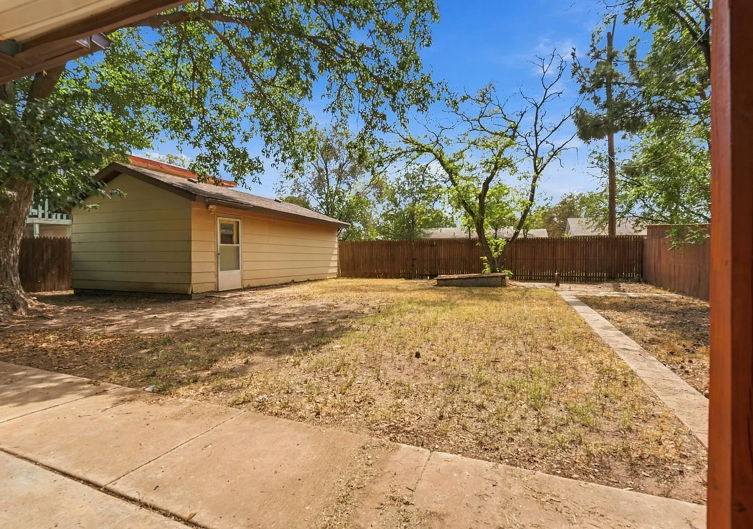 Newer updated 4 bed 2 bath near Texas Tech now available — Photo 3