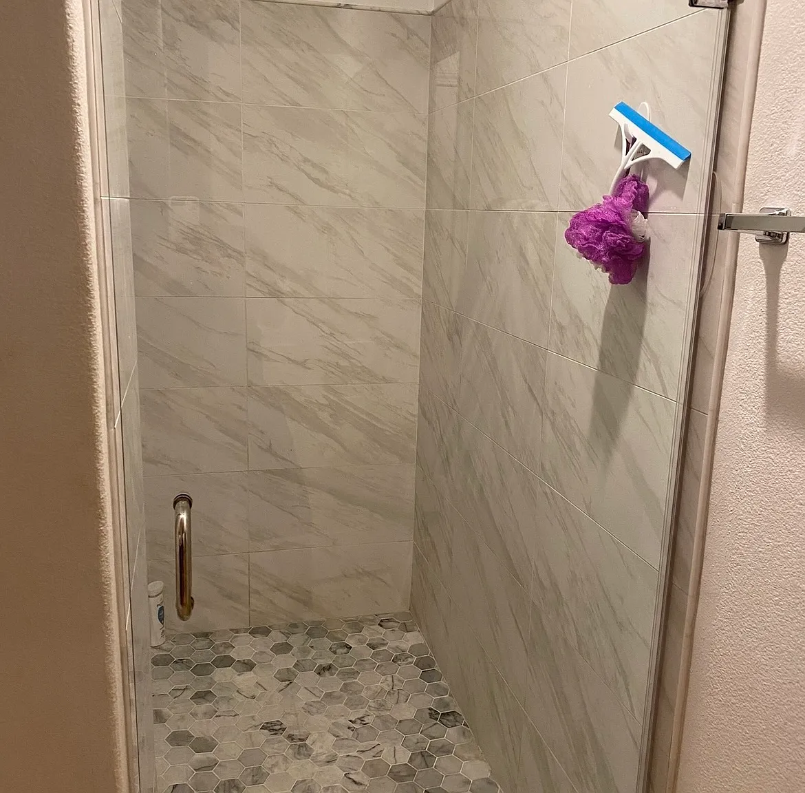 6 bed, 4800 sqft, $1,199 — Photo 4