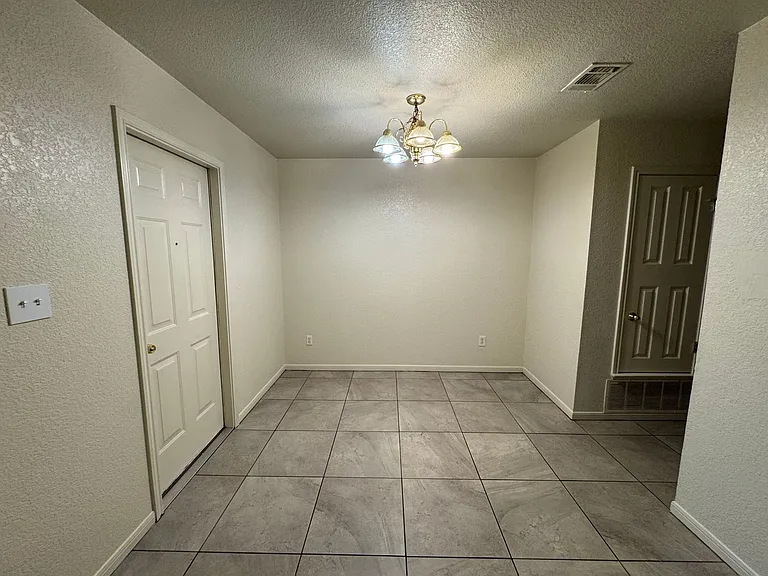 2609 Vernice Loop — Photo 7