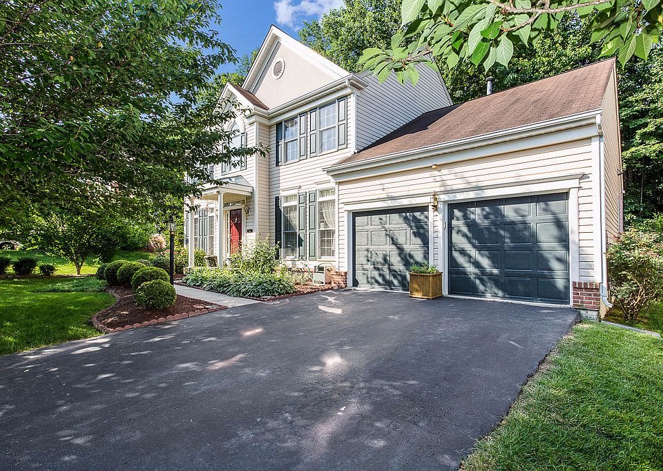 1st image of 3945 Leaf Lawn Ln