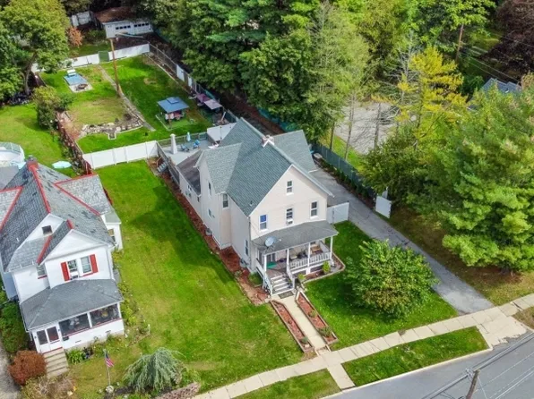 39 Clinton St, Newton Town, NJ 07860
