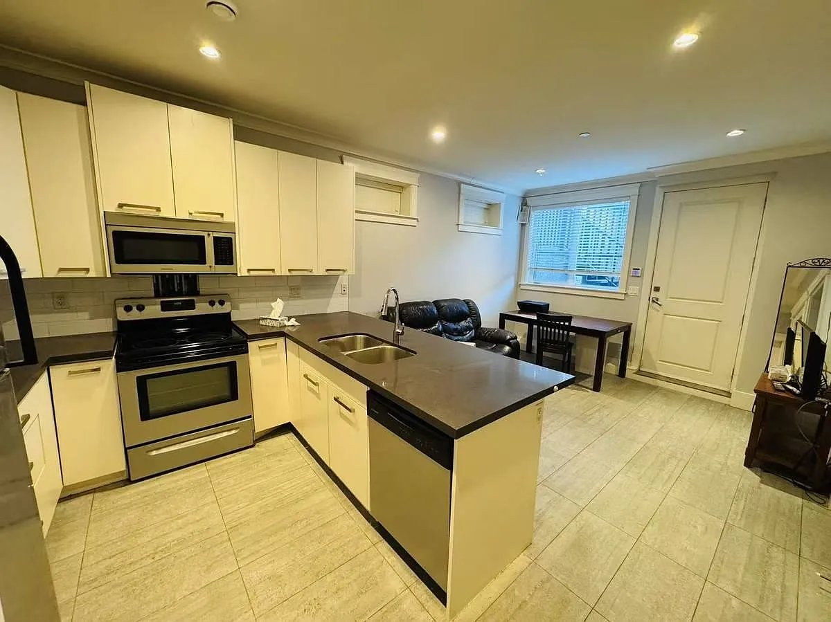 1 bed, 500 sqft, $1,600 — Photo 3