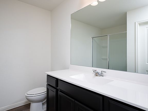Discovery Master Bathroom