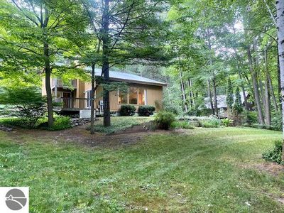 2140 N Birch Le Dr, Lake Leelanau, MI, 49653