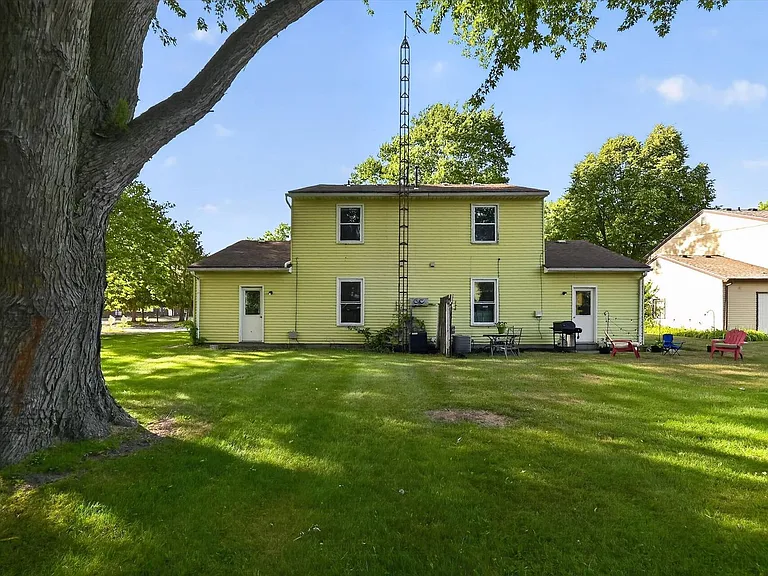 6839-6841 Woodlake — Photo 34