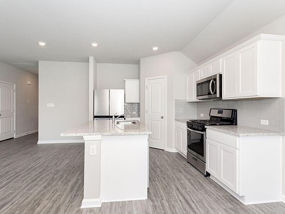 4th image of 635 Correns Ln