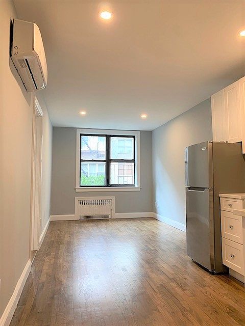 2nd image of 222 E 75th St #3E2