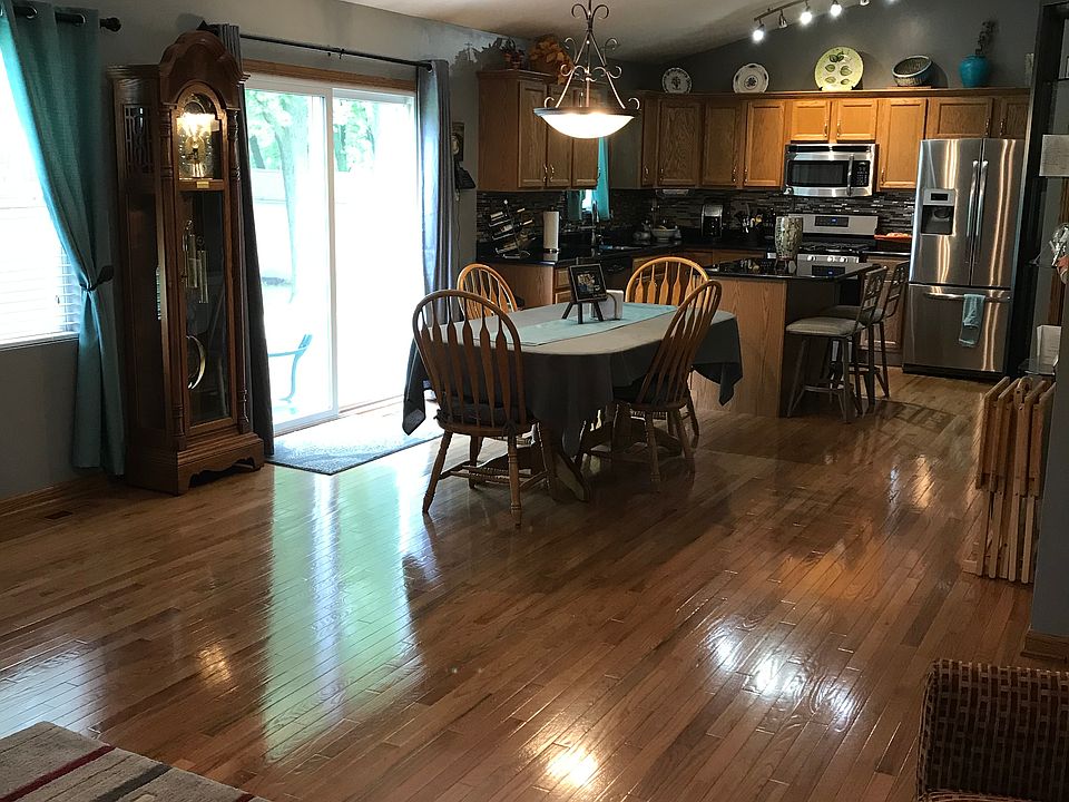 2nd image of 3846 Sandalwood Dr