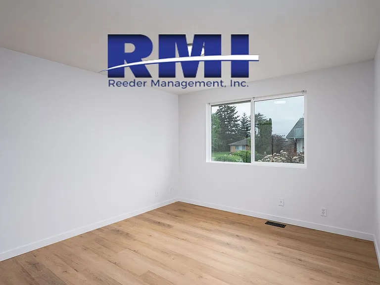 1034 Hanford Ave #B — Photo 12