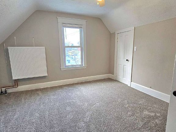 3rd image of 1453 Payne Ave